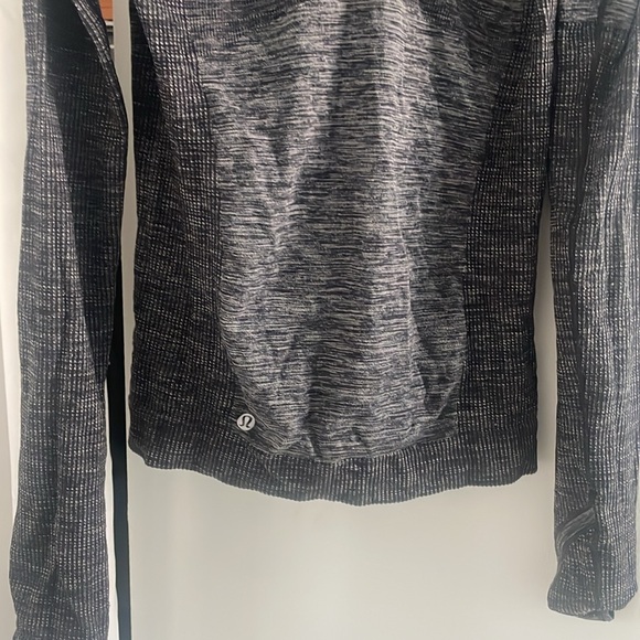 Lululemon half zip - Picture 7 of 8